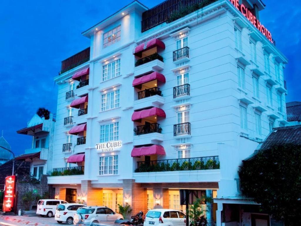 เดอะ คิวบ์ มาลิโอโบโร โฮเทล Hotel ยอกยาการ์ตา ภายนอก รูปภาพ